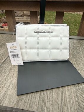 NWT Michael Kors White Quilted patented Leather Zip Wallet